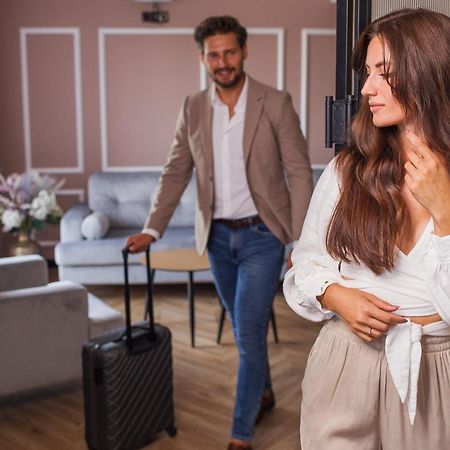 Resto Inn - Smart Apartamenty Blisko Energylandii Polwies Ngoại thất bức ảnh