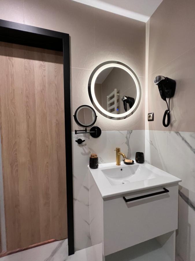 Resto Inn - Smart Apartamenty Blisko Energylandii Polwies Ngoại thất bức ảnh