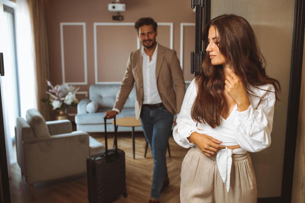 Resto Inn - Smart Apartamenty Blisko Energylandii Polwies Ngoại thất bức ảnh